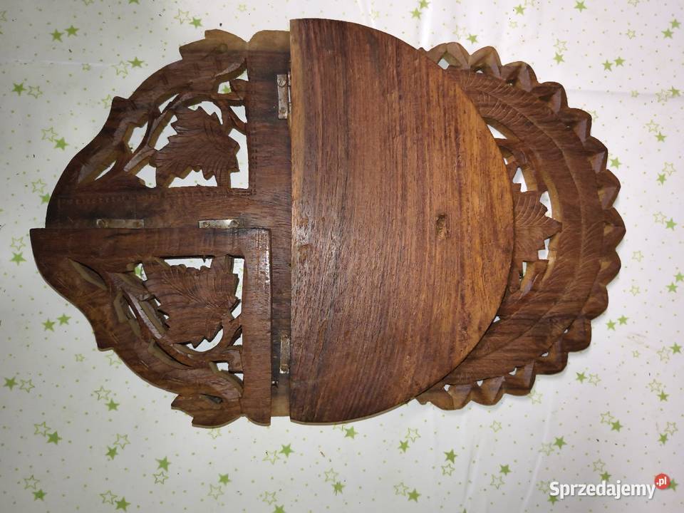 Drewniana rzeźbiona półeczka Chorzew