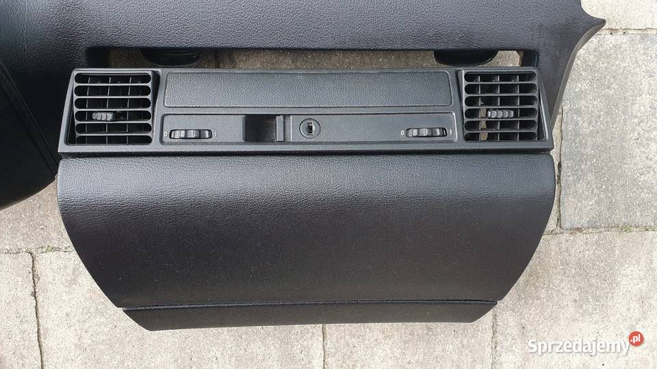 Deska rozdzielcza schowek BMW e36 19911994