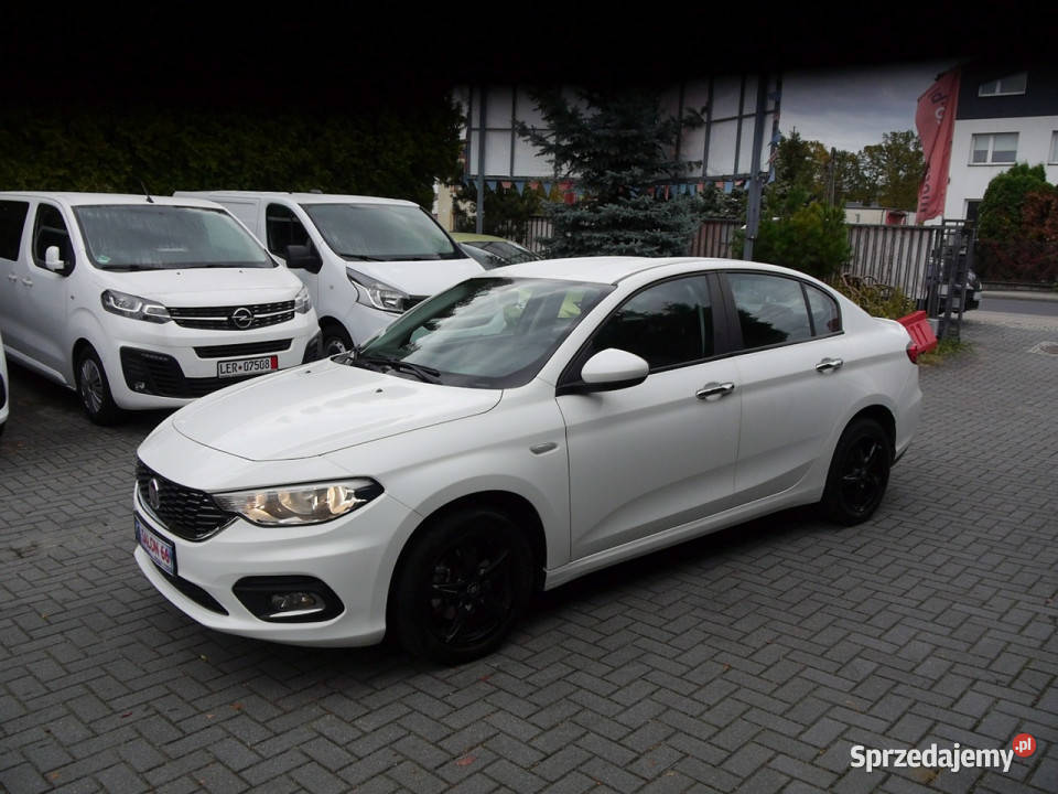 Fiat Tipo 14 zwykła benz 90 Stan b bezwypadkowy nieuszkodzony Tipo Częstochowa