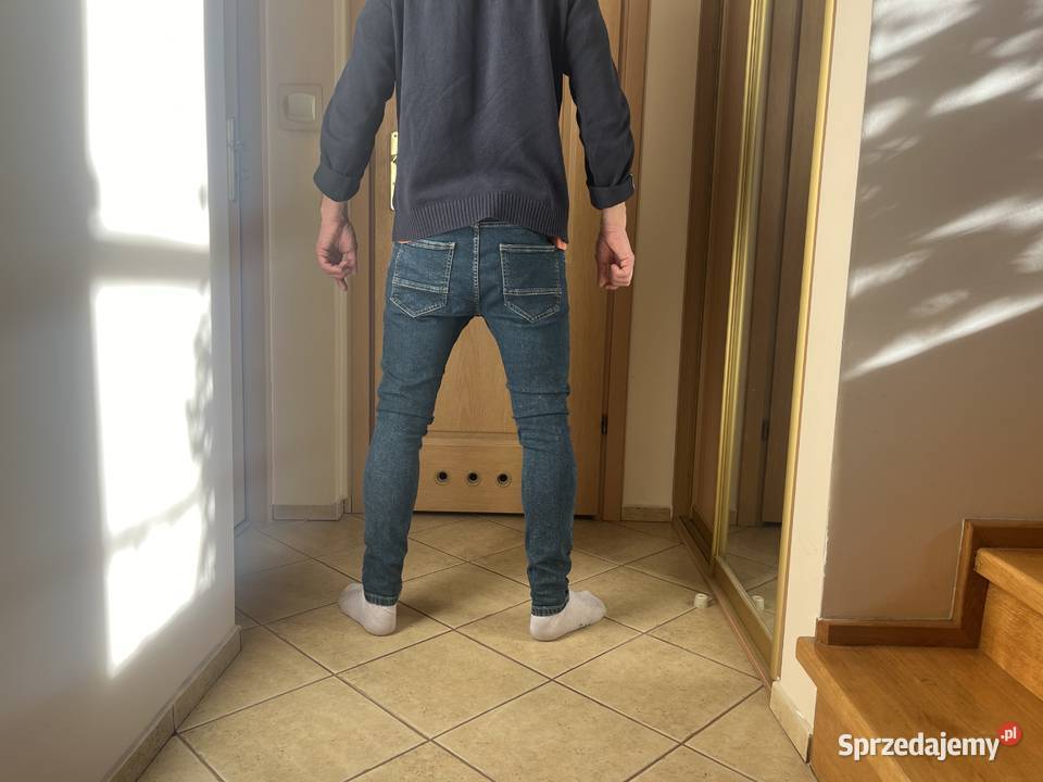 Spodnie jeansowe Bershka