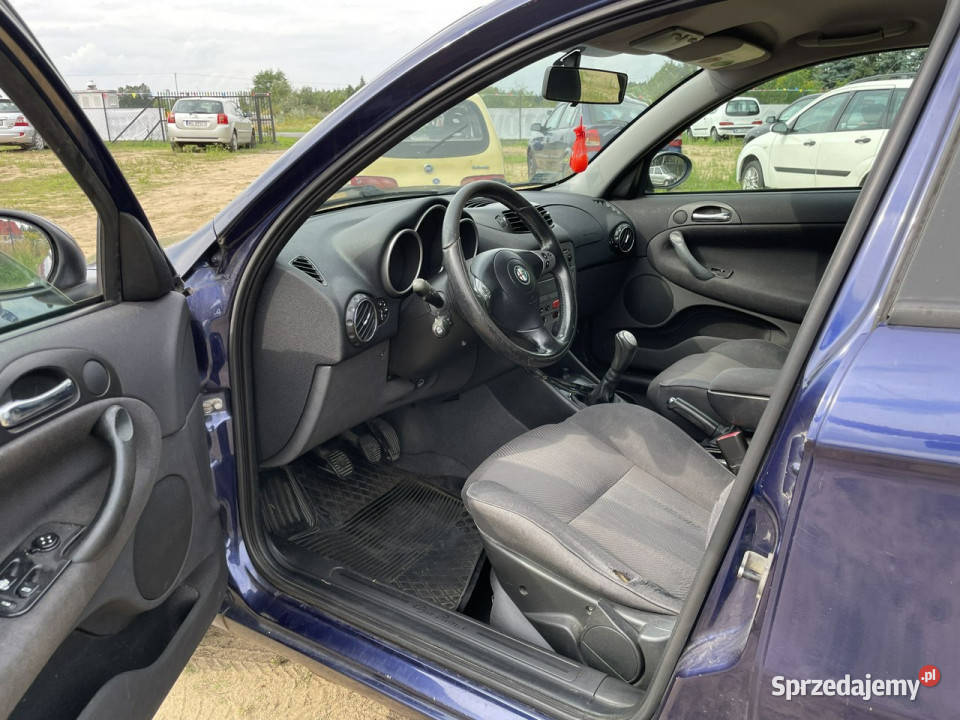 Alfa Romeo 147 16 Benzyna 2002r Tanio Możliwa nieuszkodzony Warszawa