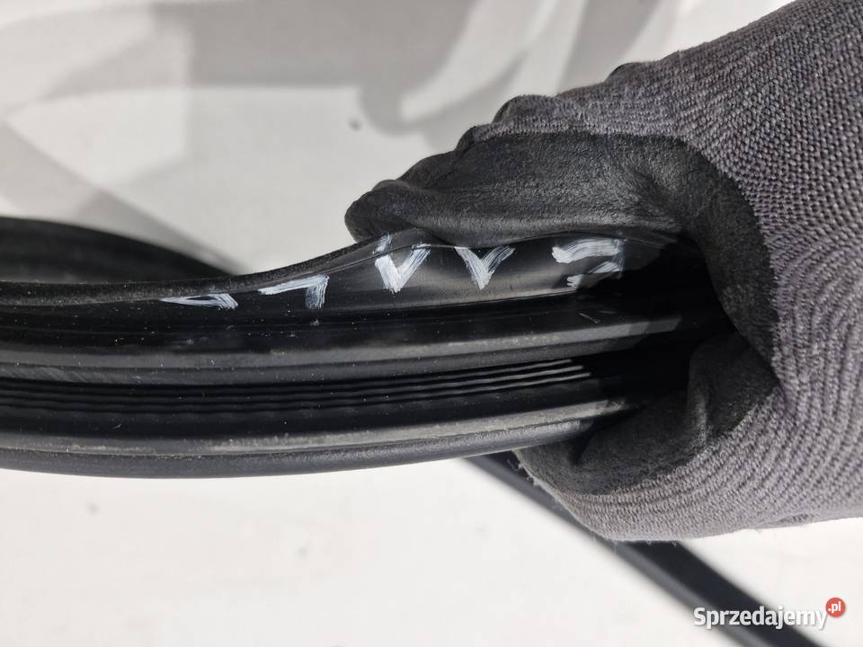 BMW F11 USZCZELKA DRZWI PRZEDNICH PRZÓD LEWY