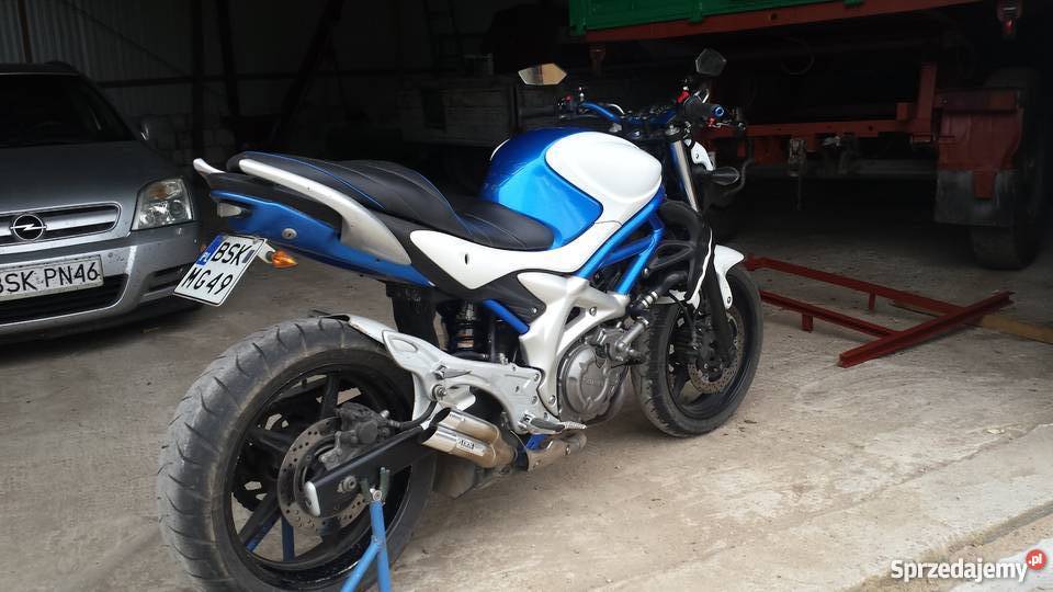 Suzuki SFV650 Gladius A2 łańcuch