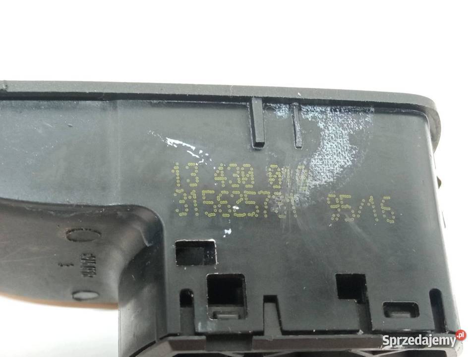 PRZEŁĄCZNIK SZYB LEWY PRAWY KOMPLET 13430017 Rok produkcji 2016 Panele sterowania, przełączniki
