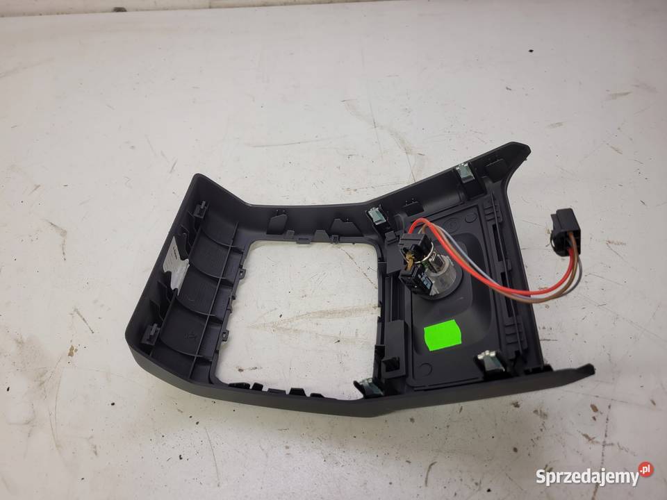 OSŁONA TUNELU ŚRODKOWEGO AUDI A4 A5 8W 8W0864376