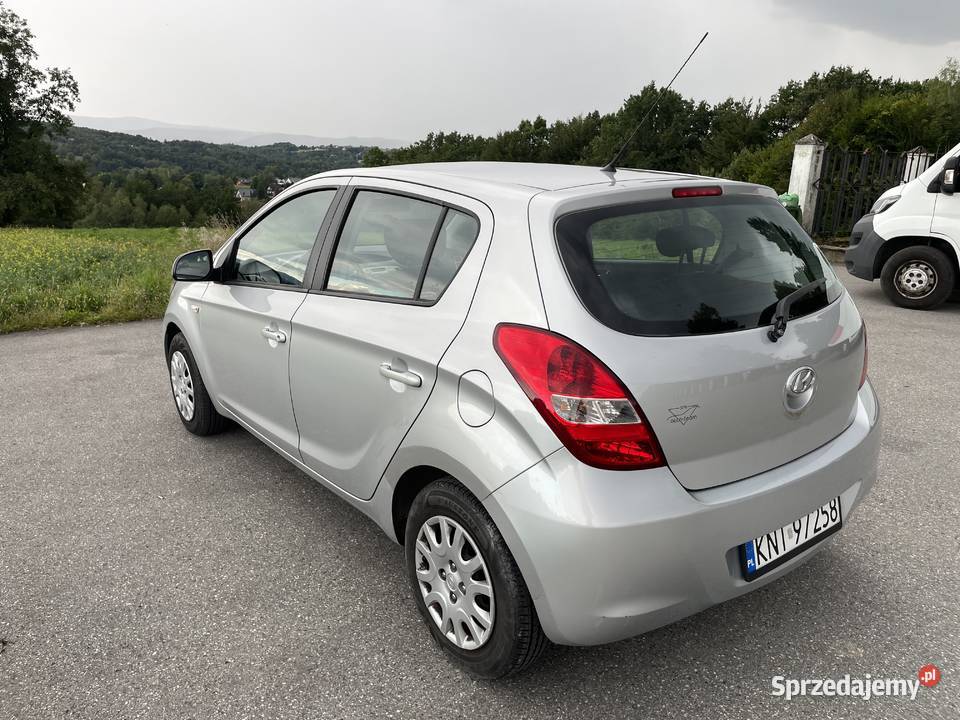 Hyundai i20 I 12 benzyna 2011 r wielofunkcyjna kierownica Siepraw