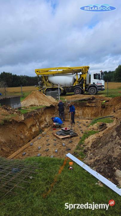 Basen poliestrowy 750x370x155m WYPOSAŻENIE basen