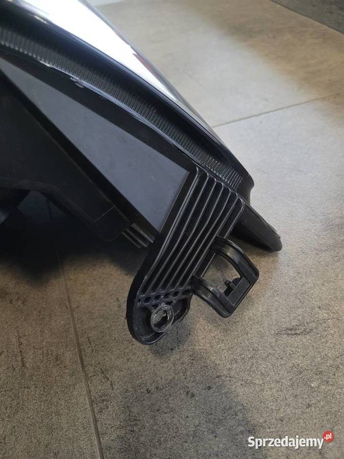 Lampa Reflektor prawa 260105567R Master IV 2019 Kończyce Małe sprzedam