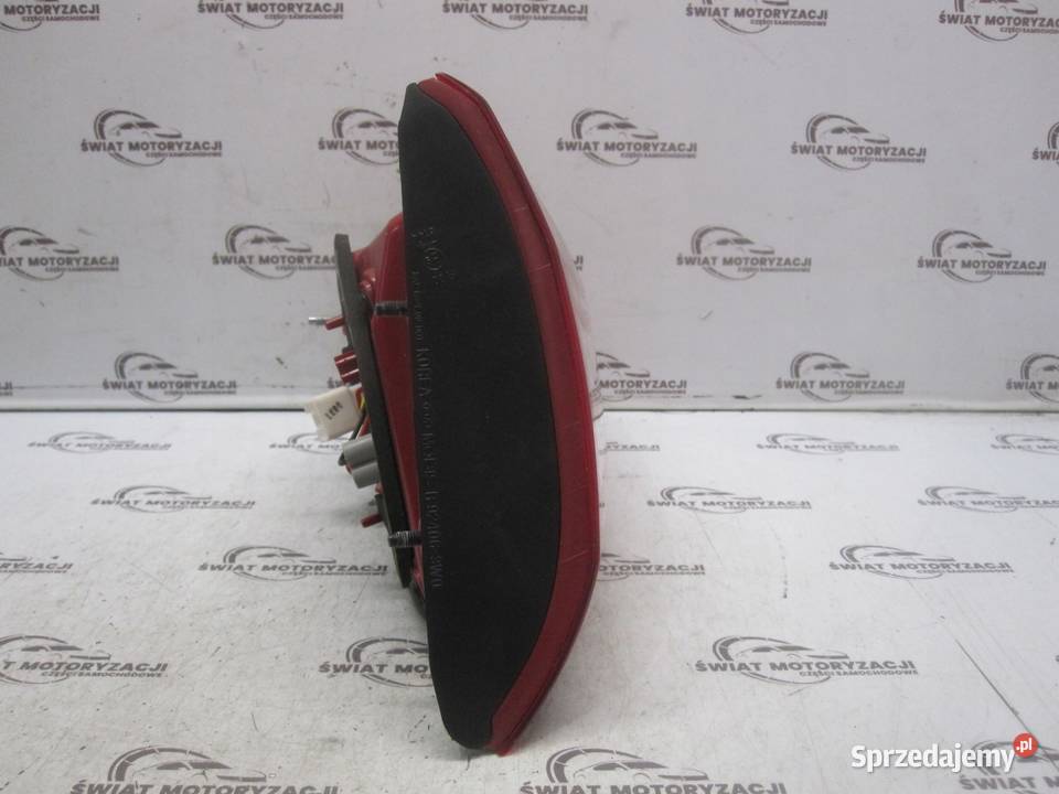 KIA SPORTAGE III 12r lampa prawa tył w klapę Lampy tylne