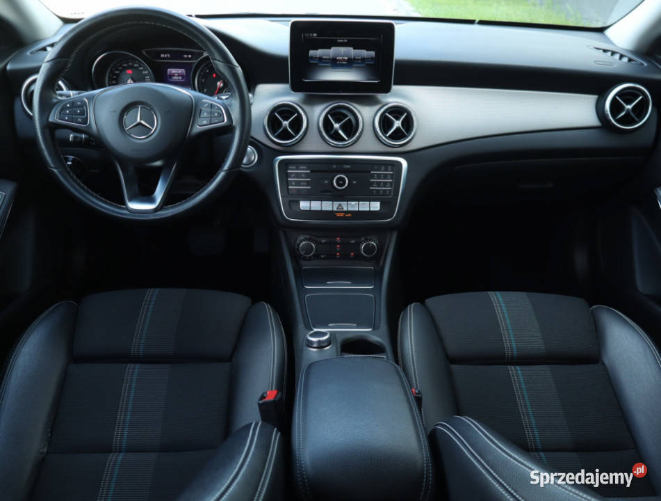 Mercedes CLA 180 skórzana tapicerka Łódź