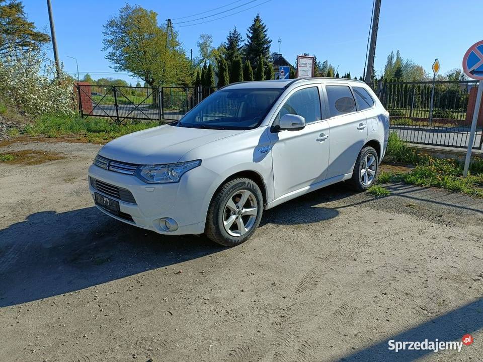 Mitshubishi Outlander Hybryda Plugin 121 4X4 121KM Gdańsk sprzedam