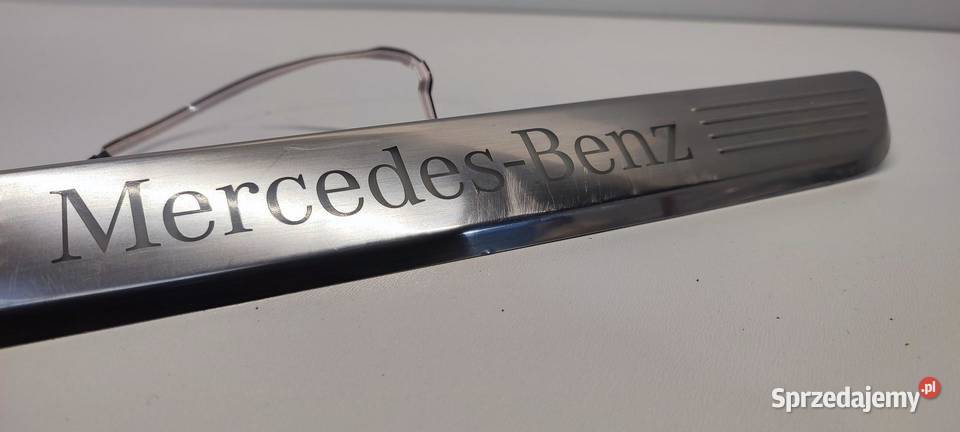 MERCEDES W205 LISTWA PROGOWA PRAWY PRZÓD