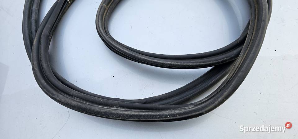 Uszczelka bagaznika mercedes w203 coupe Rok produkcji 2001 Zbąszyń
