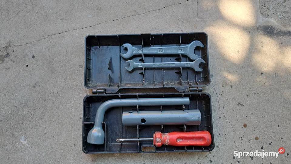 Skrzynka narzędziowa orginalna Fiat 125p126p Leszno sprzedam
