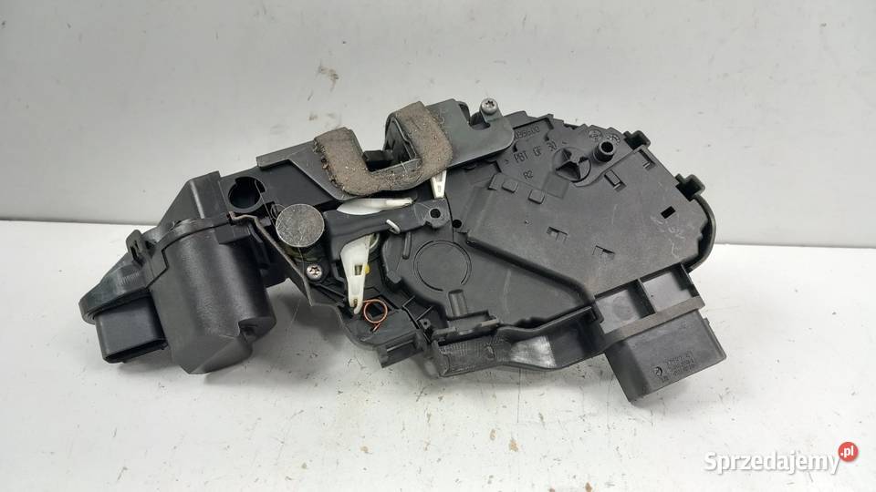 LAND ROVER DISCOVERY IV ZAMEK DRZWI PRZÓD PRAWY osobowe Zbierkowo