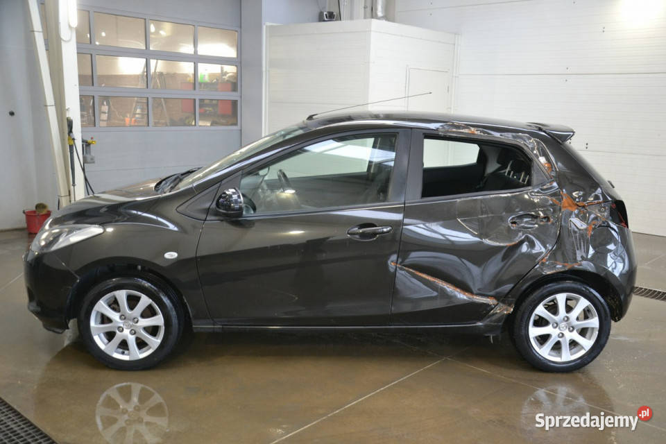 Mazda 2 13 benzyna 75 klimatyzacja mały przebieg Kęty