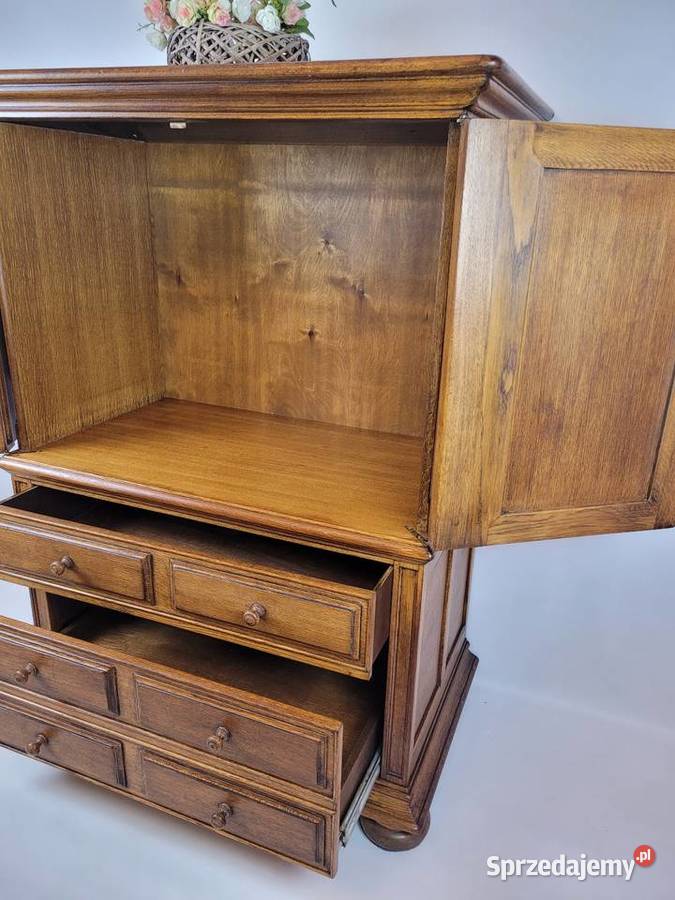 Wysoka komoda bieliżniarkaszuflady Białogard