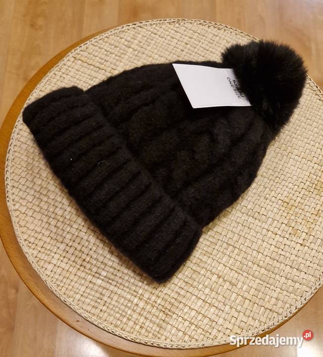 Czapka damska zimowa wełniana z pomponem Nakrycia głowy Lublin sprzedam