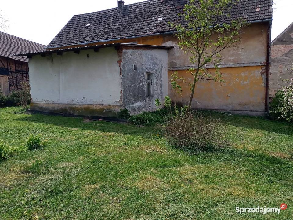 Połowa domu z zabudowaniami Chałupki