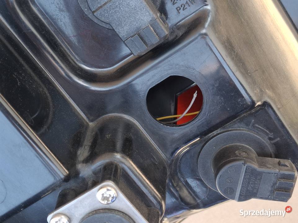 MERCEDES TOURISMO CITARO TRAVEGO LAMPA PRAWY TYŁ Bieleń