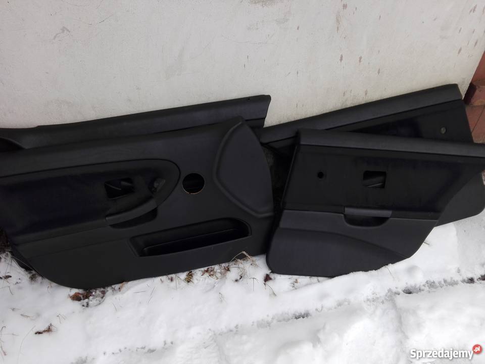 Fotele I boczki drzwi bmw e36 sedan Części Gdola sprzedam