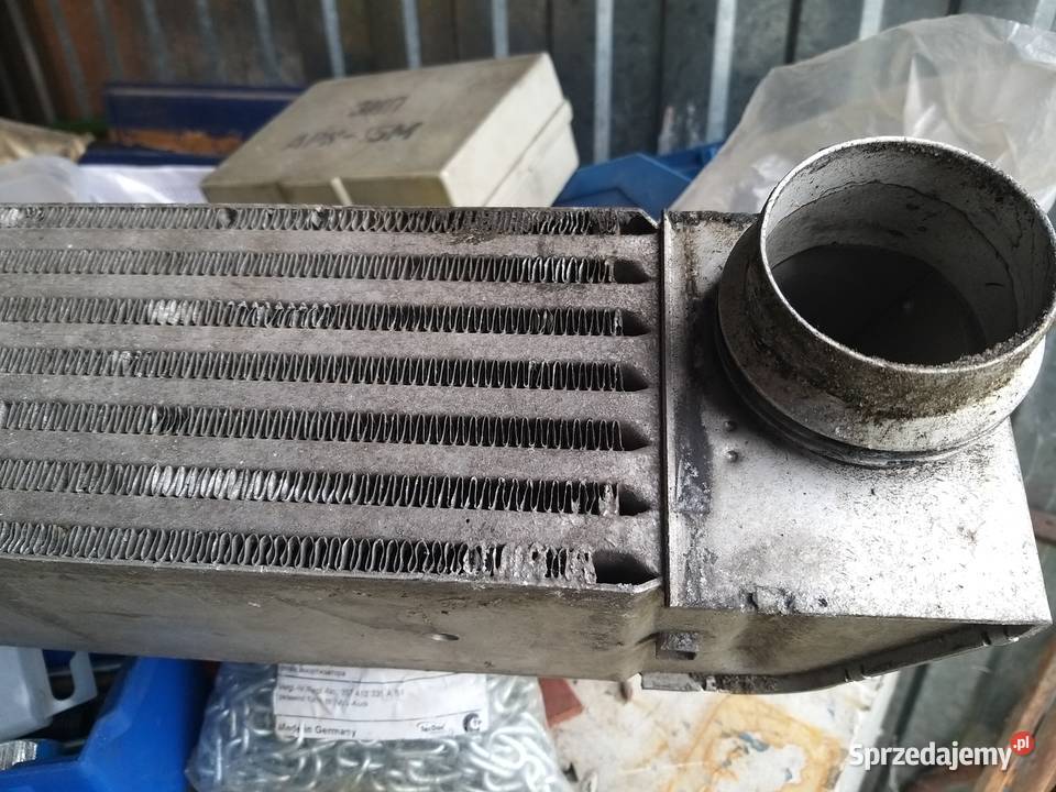 Chłodnica intercooler nieuszkodzony