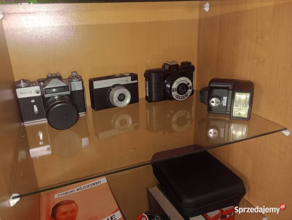 Aparat fotograficzny Pentax i Premier świętokrzyskie Ostojów