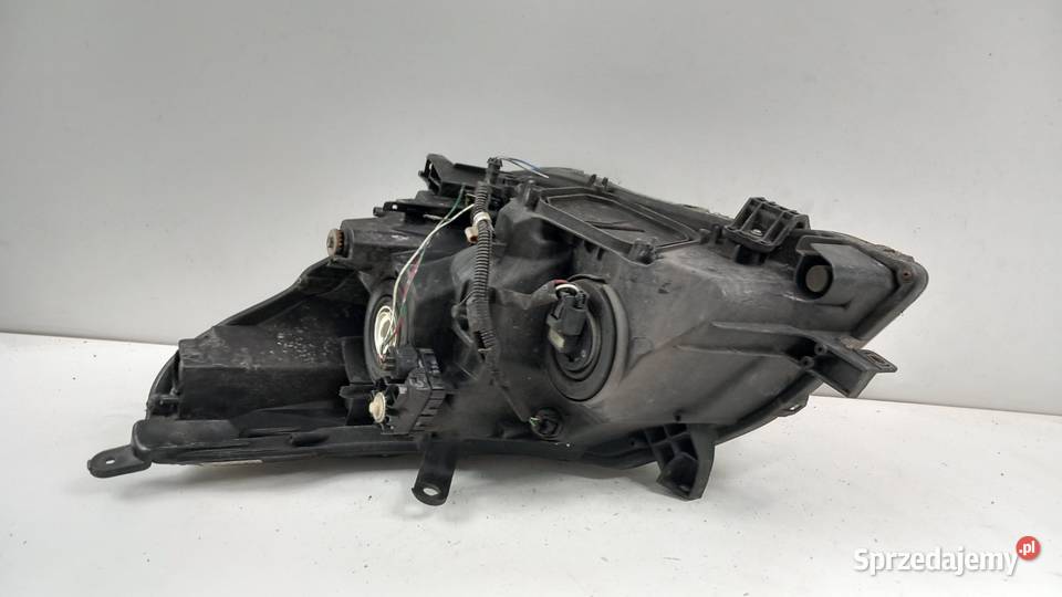 TOYOTA VERSO 0913 LAMPA PRZÓD PRAWA Lampy przednie Zbierkowo sprzedam