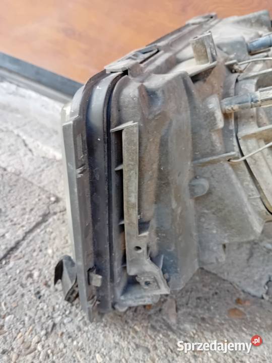 Lampa reflektor mercedes w124