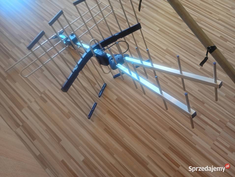 Antena do telewizji i uchwyt Domasławice