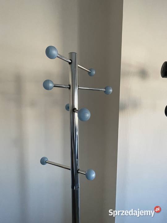 Wieszak na ubrania stojący