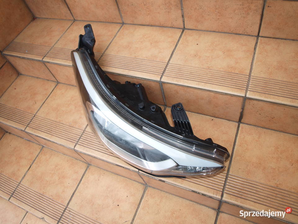 Hyundai i20 lampa prawa przód 7 Pinów 2015 2019r Kalisz sprzedam
