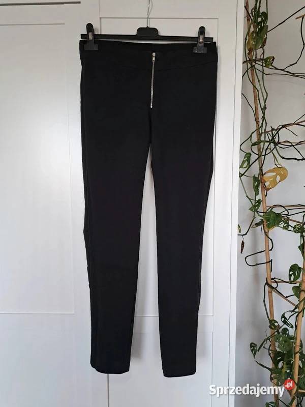 czarne eleganckie spodnie Vila klasyka i wygoda Trąbki Wielkie