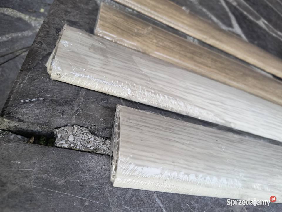 Listwy do prowadzenia kabli w kolorze podłogi