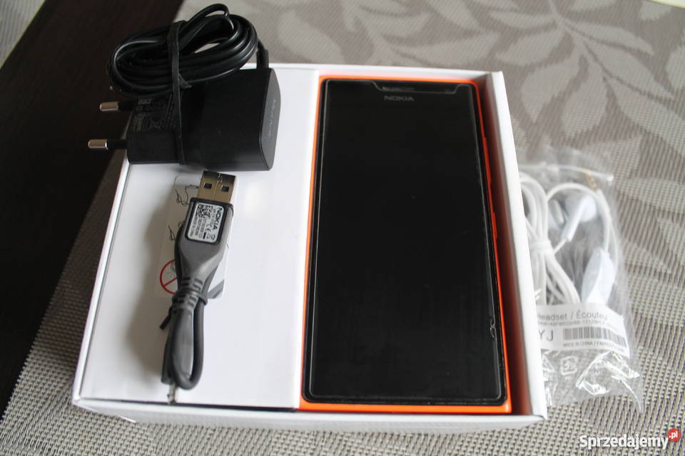 Nokia Lumia 735 pomarańczowa WIN 10 8 GB na Wi-Fi Leżajsk