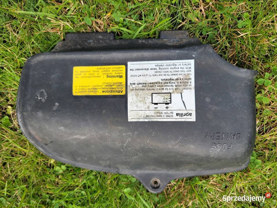 APRILIA SR oslona akumulatora zaslepka plastik Piła