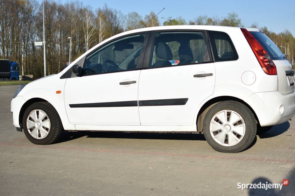 Sprzedam Forda Fiestę MK6 z 2008 roku Starachowice