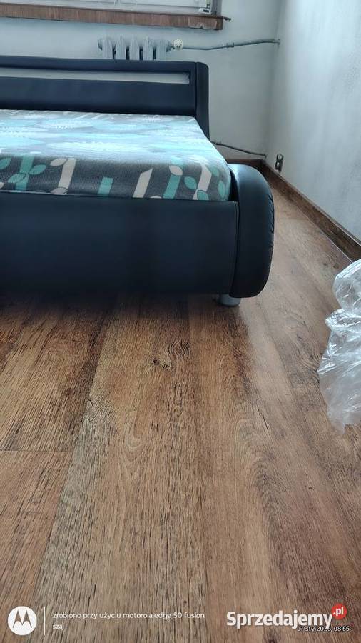 Łóżko z Eco skóry z oświetleniem Sosnowiec sprzedam
