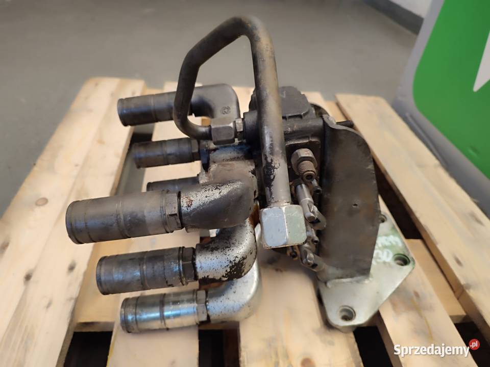 Rozdzielacz hydrauliczny 200061131107 Deutz Fahr