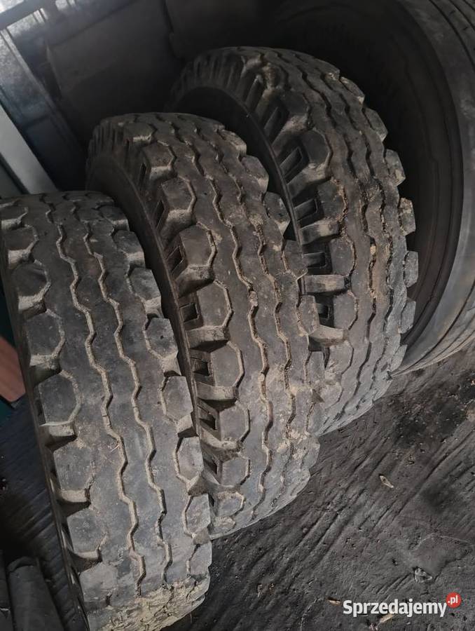 Opona 900 R20 825 1100