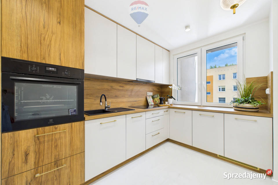 Na sprzedaż 2 pokojowe remoncie Rok budowy 1983 Sprzedaż Zielona Góra sprzedam