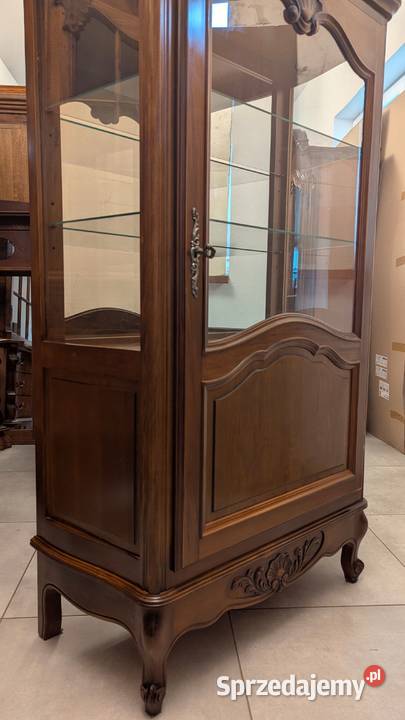 Piękna witrynaserwantka ludwikowska orzechsklep Dąbrowa Górnicza