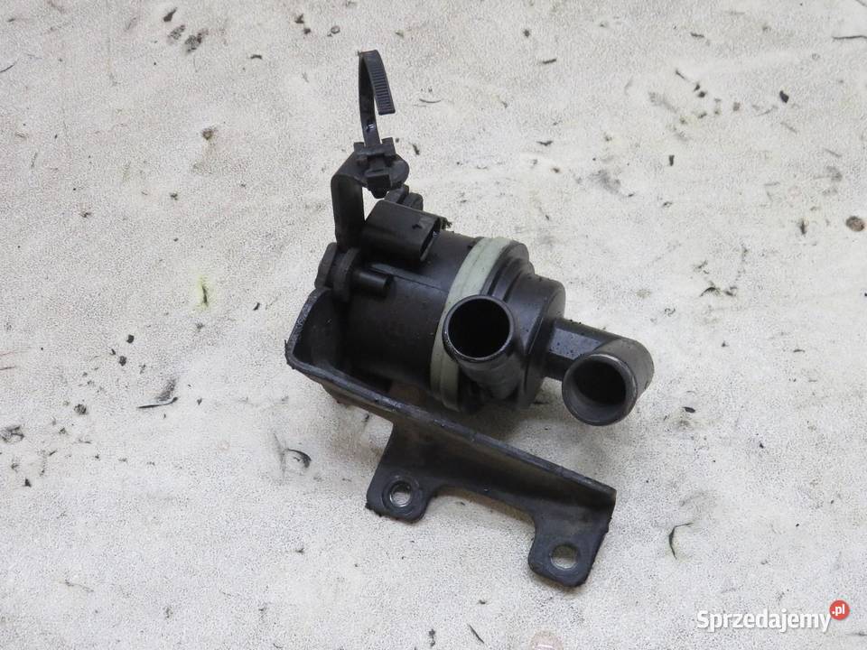 DODATKOWA POMPA WODY AUDI A4 B8 20 TDI