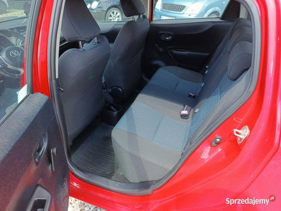 Toyota Yaris 13 benzyna opłatach III 20112019 ABS lubelskie Chełm