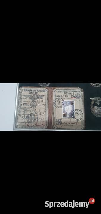 Odznaki hełm niemiecki legitymacje