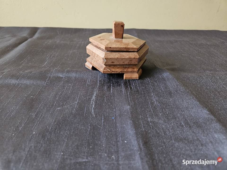 Szkatułka kamienna Warszawa