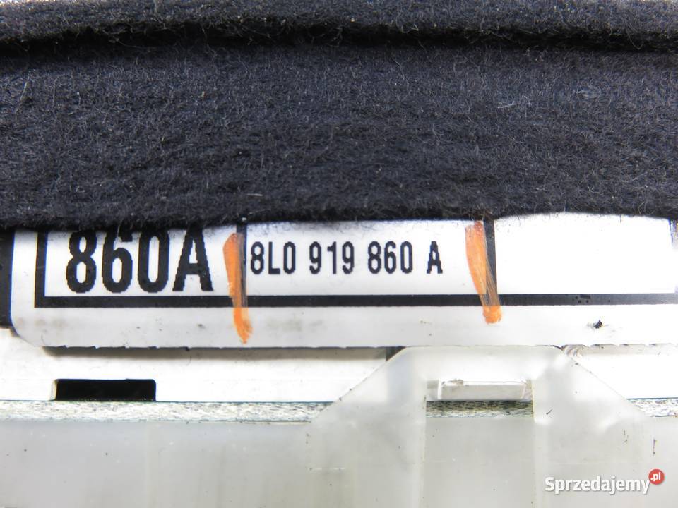 LICZNIK AUDI A3 8L1 18 AGN 8L0919860A