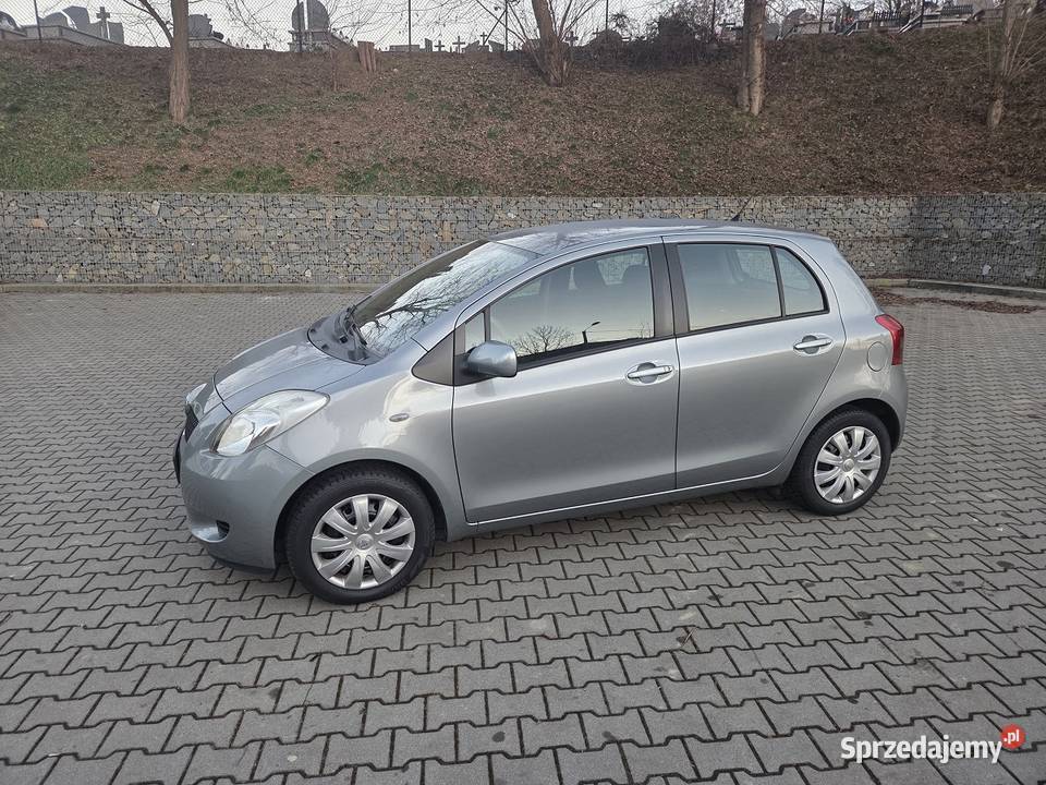 Toyota Yaris II 10 Benzyna na łańcuszku Sprawna Tarnów