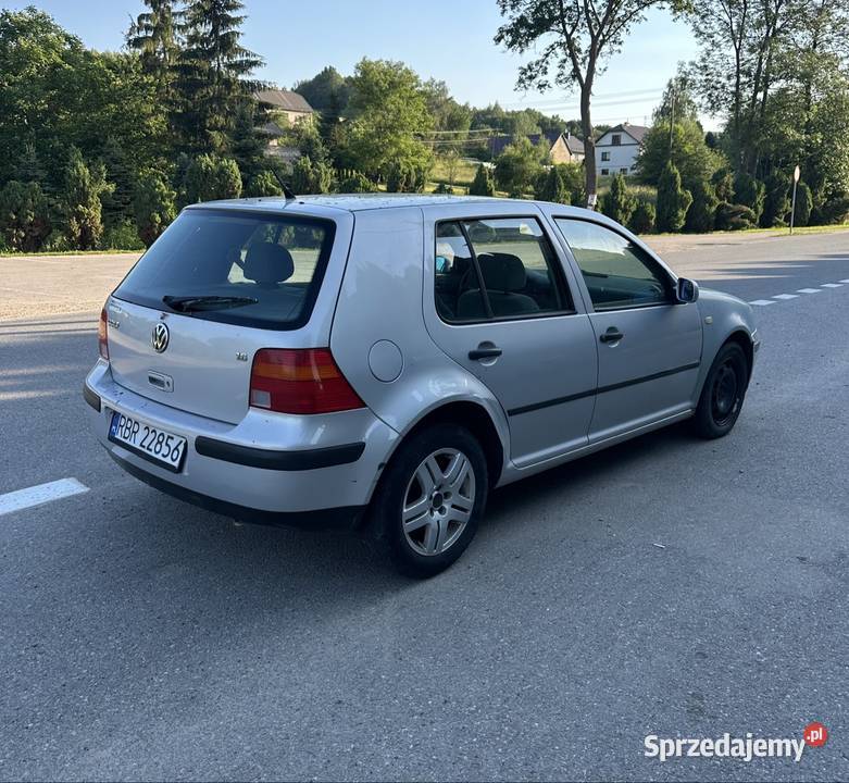 Volkswagen Golf 4 16 benzyna 1998r podkarpackie Pilzno