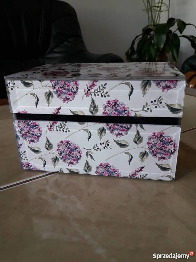 Szklana szkatułka kasetka Anglia Janów Lubelski